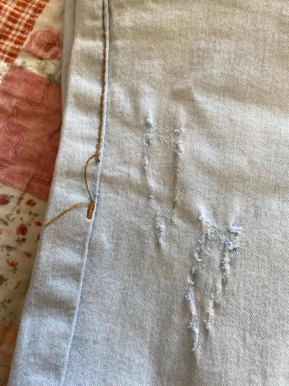 Calça Jeans Infantil com Barra Desfiada - Foto 4