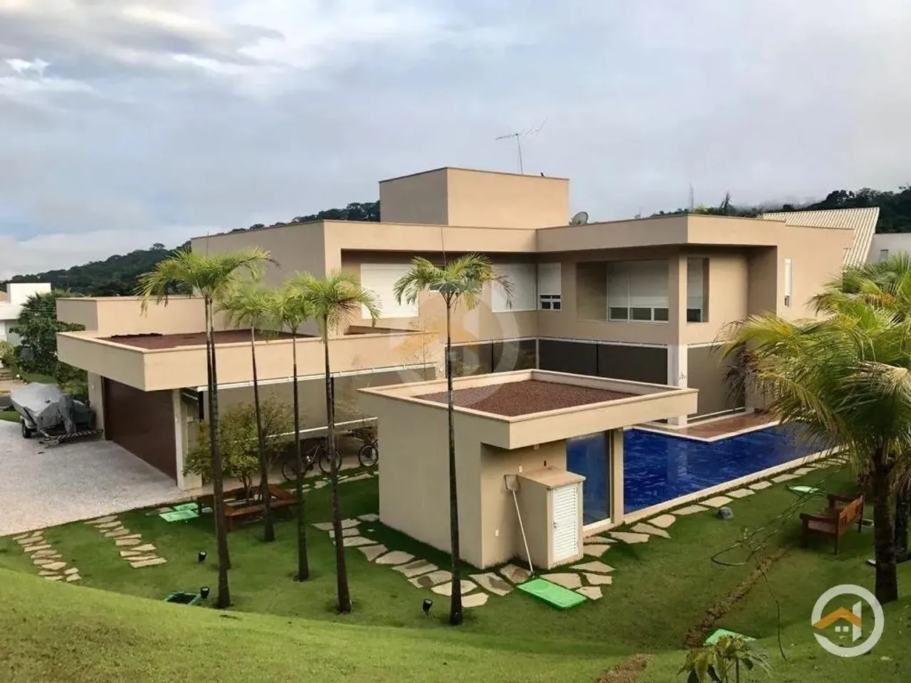 Casa com 5 suítes plenas no Aldeia do Vale