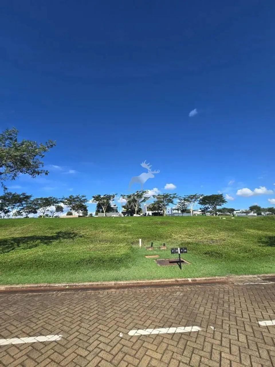 Terrenos em Condomínios à venda em Jardins de Monet Residence, Maringá-PR