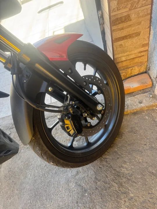 Motocicleta impecável