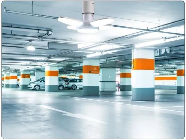 Lâmpada LED com 4 pétalas - Foto 4