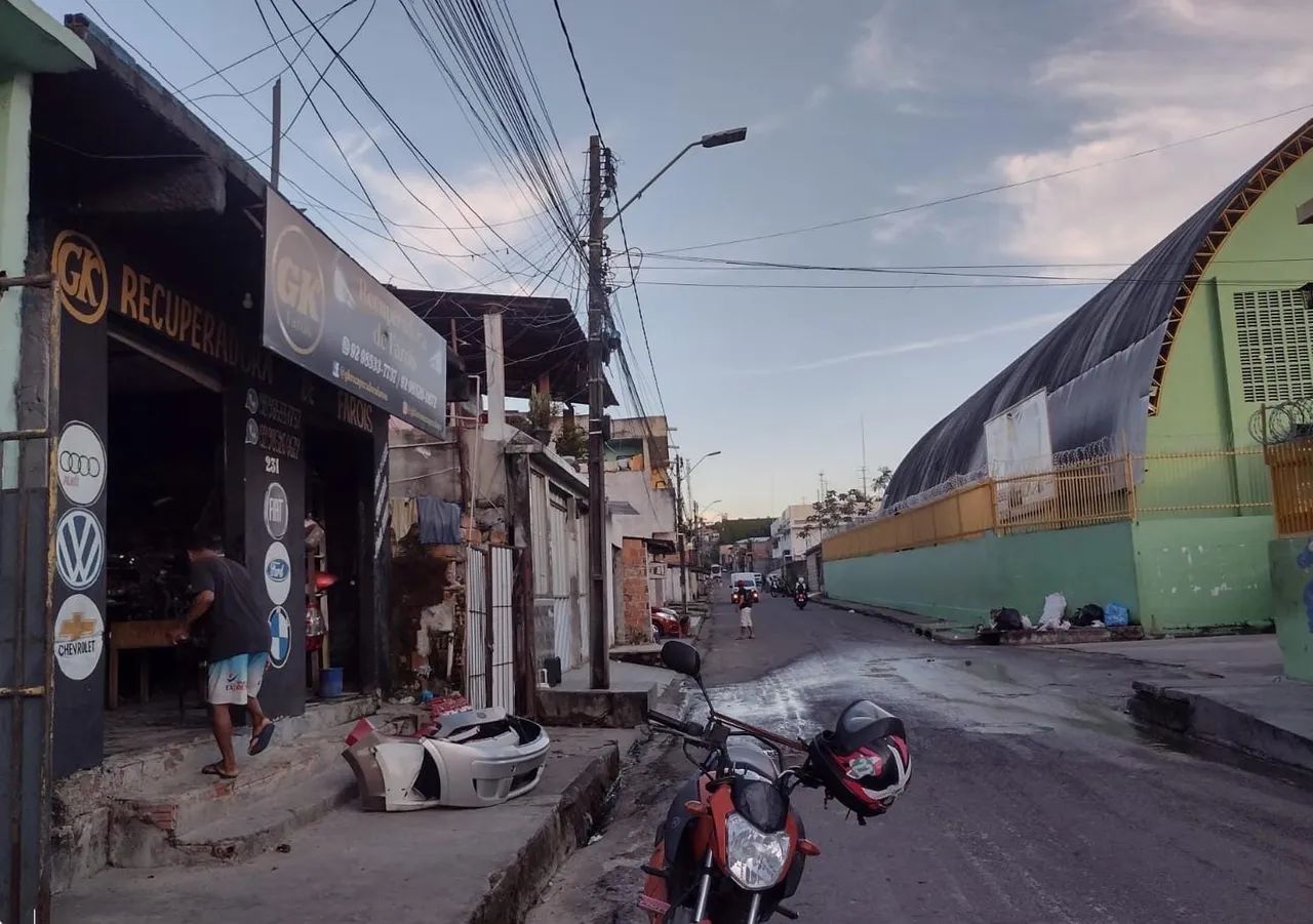 Ponto comercial grande + 2 aptos  - Foto 3