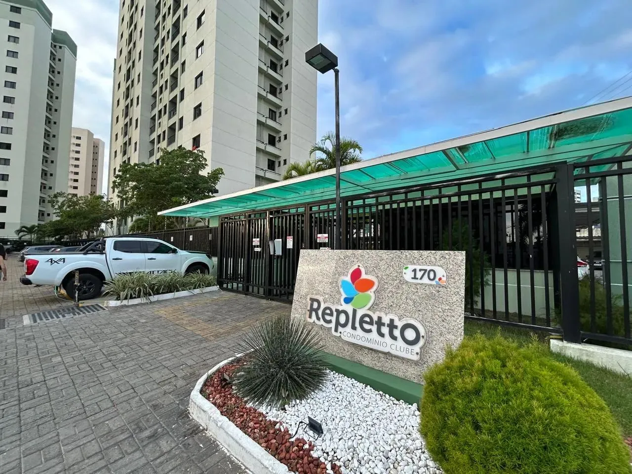 Apartamento no Repletto Condomínio Clube, 8º andar, sombra (melhor coluna), desocupado!