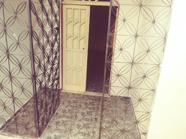 Aluga-se Casa em Itacaranha com 2 quartos