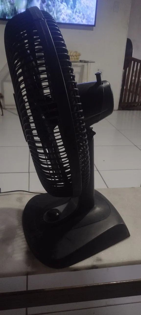 Ventilador de mesa preto