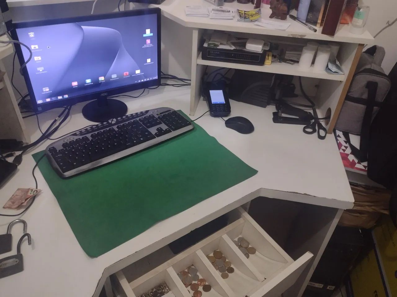 Transforme o visual do seu comércio com este balcão funcional e elegante! - Foto 4