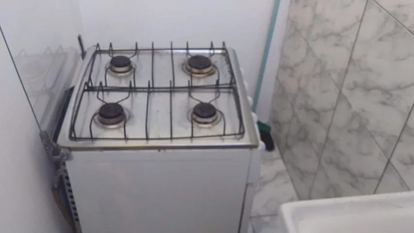 CÓD.: 1-505AL Kitnet apt de 1/4 mobiliada R$ 700,00 na Coroa do Meio.