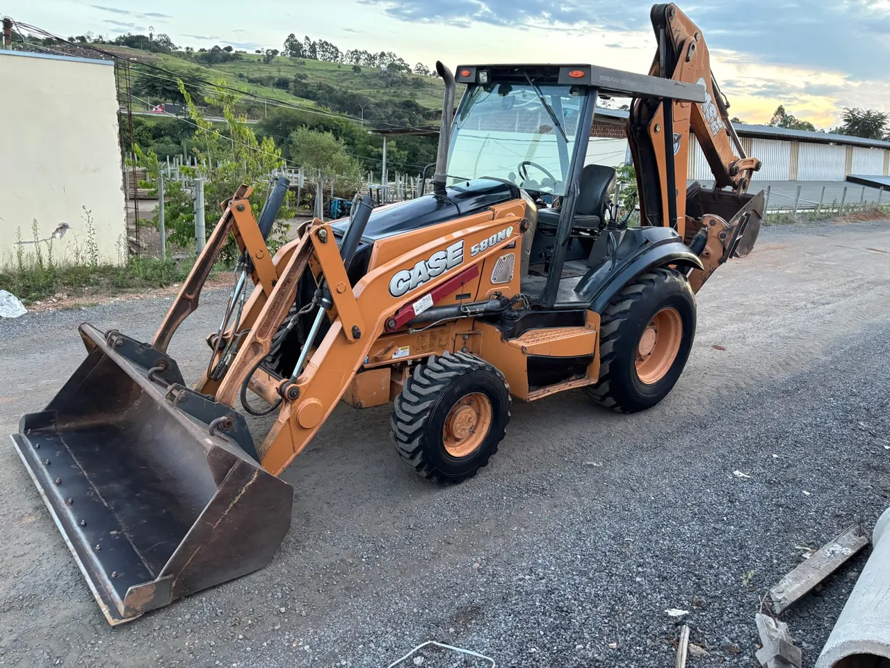 Retroescavadeira case 580n