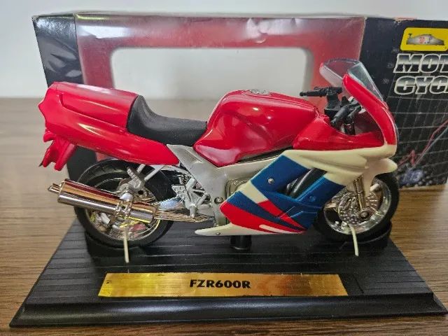 Moto miniatura FZR 600R 1:13 - Foto 3