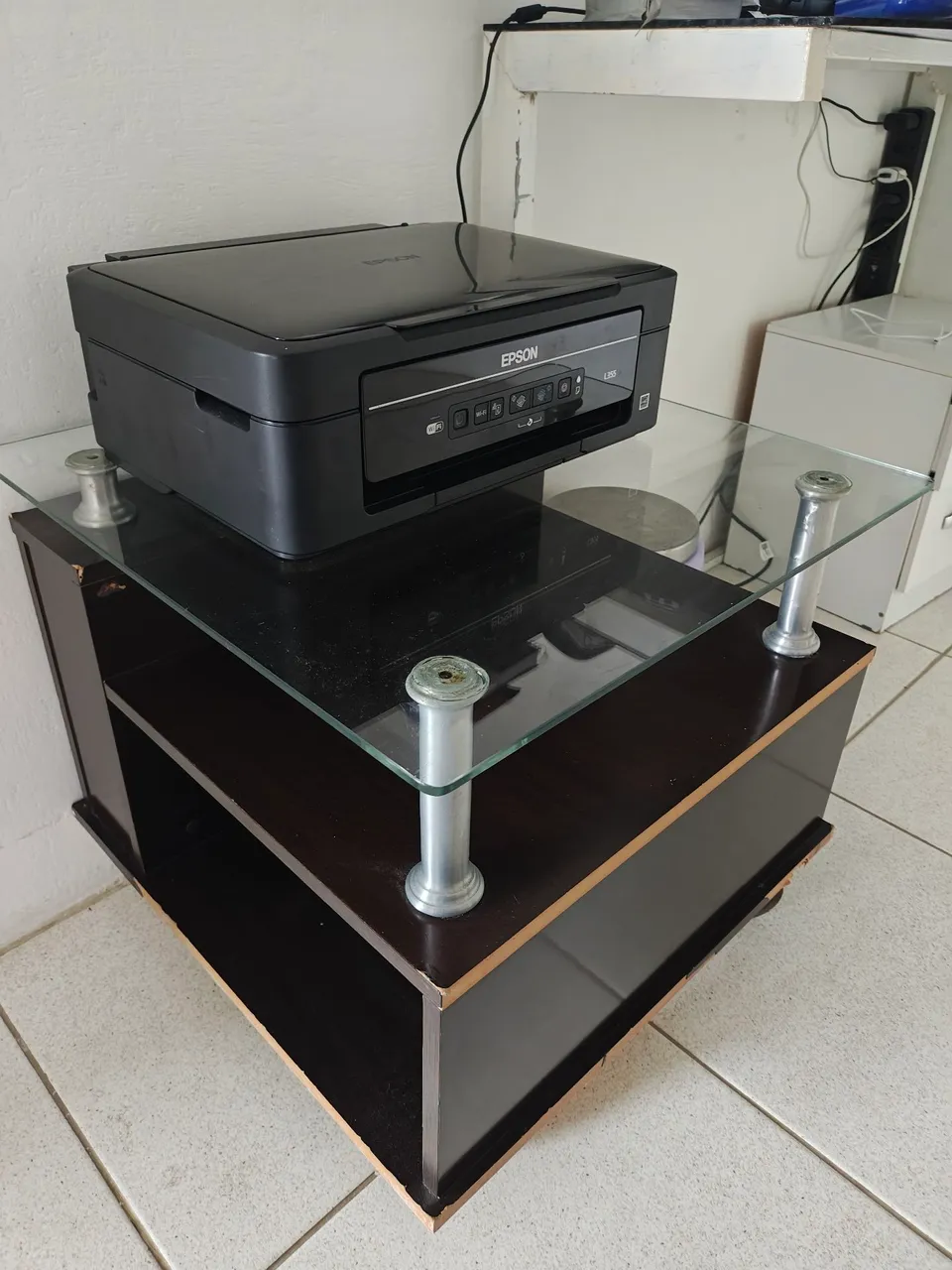 Mesa de centro com tampo de vidro