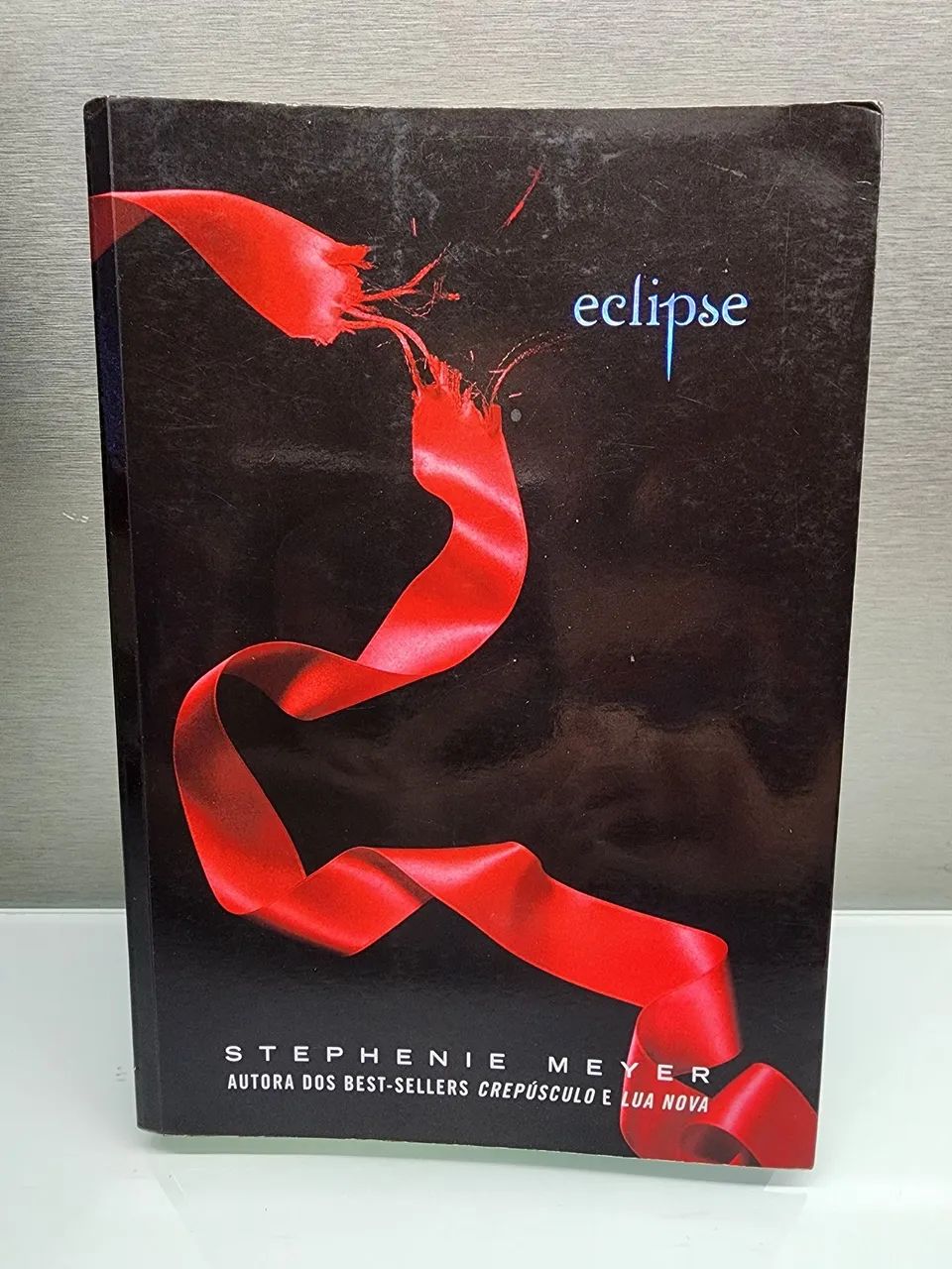 Eclipse - Stephenie Meyer - 446páginas 2009