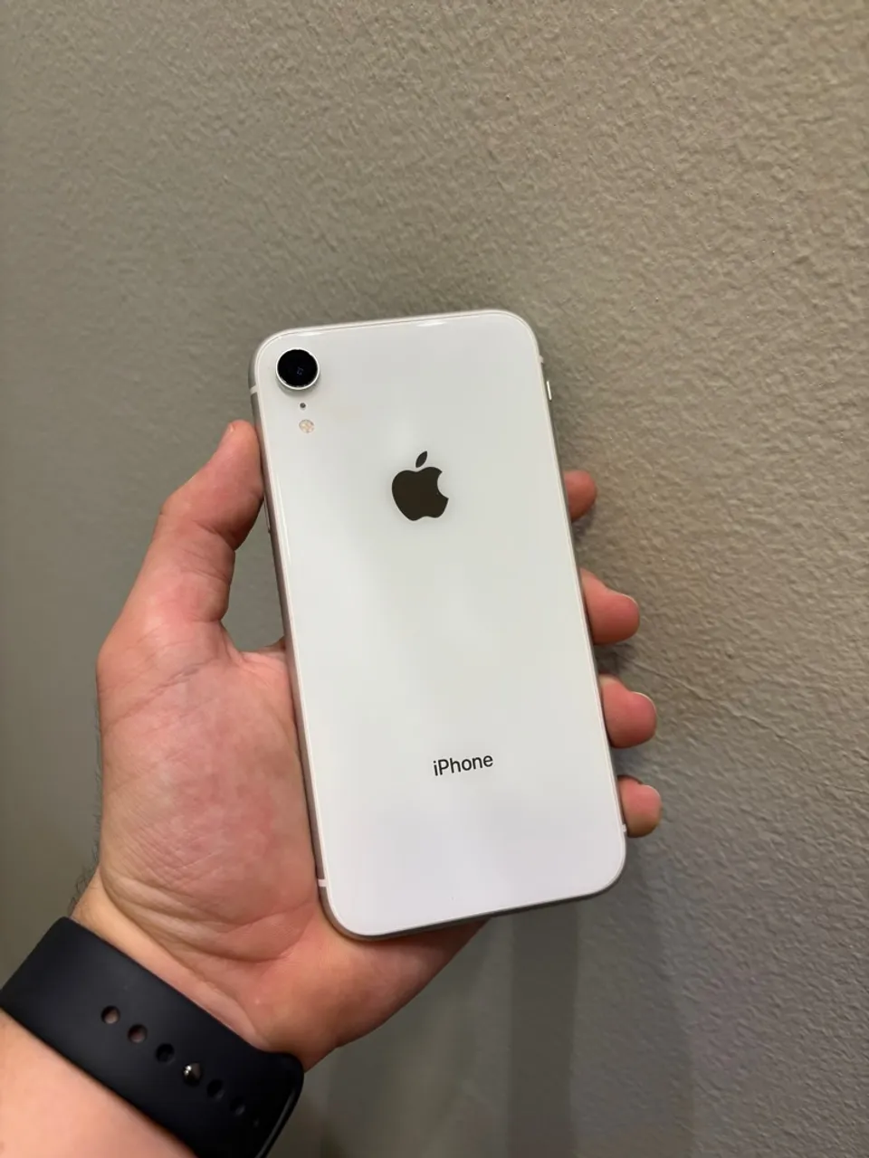 iPhone XR- 64gb