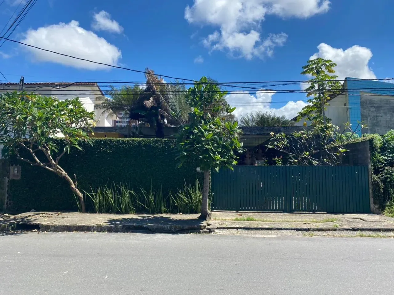 Imóvel para aluguel possui 153 metros quadrados com 3 quartos em Tamarineira - Recife - PE