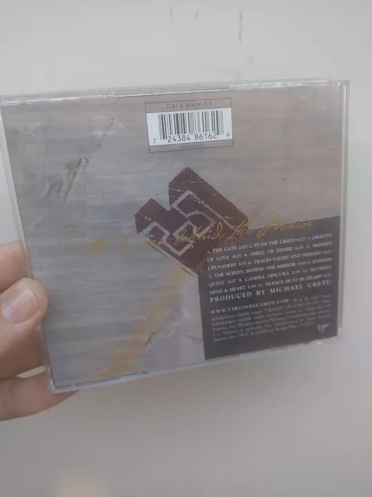 CD Enigma Importado The Screen Behind The Mirror (EUA) - Foto 2