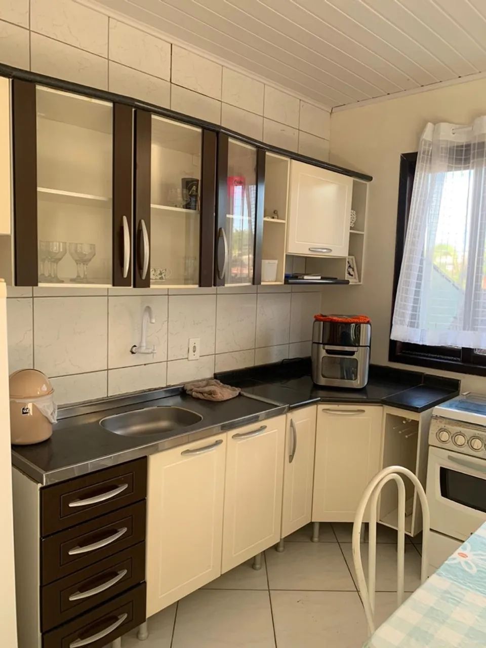 Armários de Cozinha completa com pia junto em Ótimo Estado