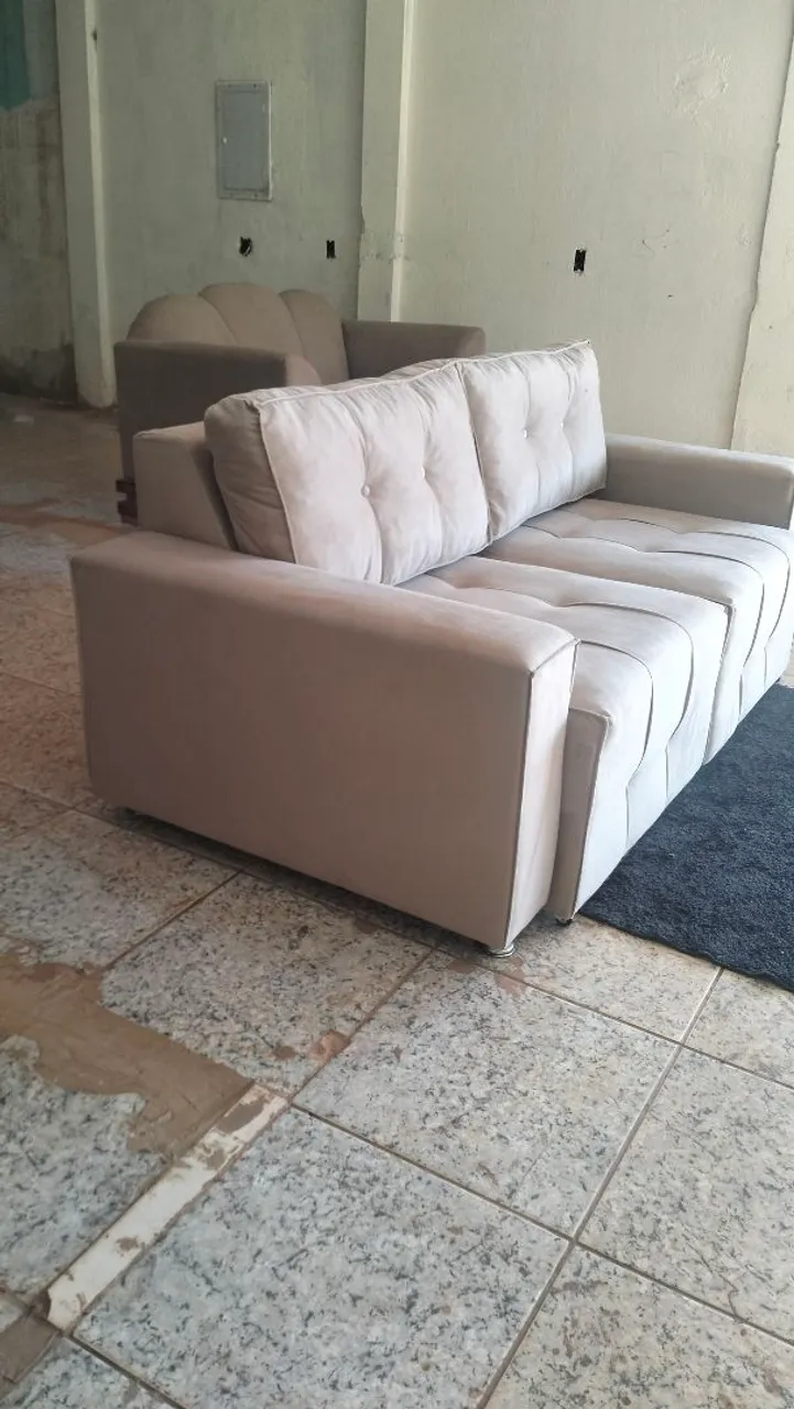 Sofá retrátil novo