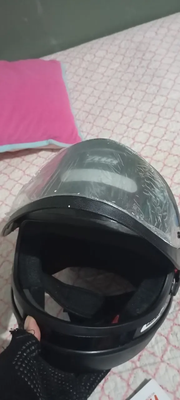Capacete Preto com Viseira - Novo!