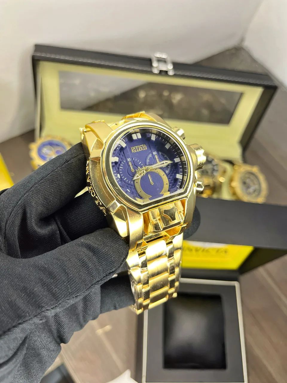 Relógio Invicta Zeus dourado