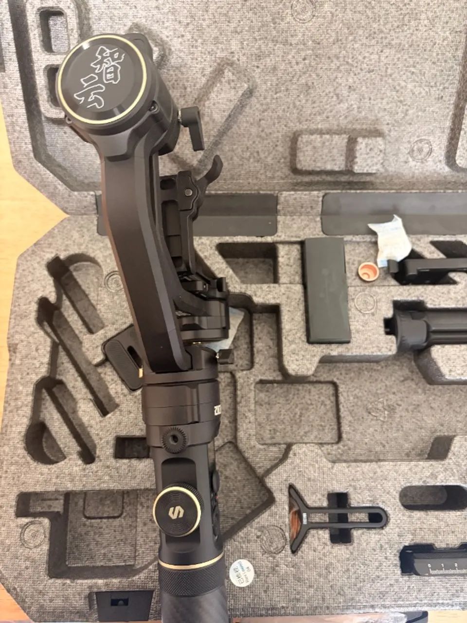  Estabilizador Gimbal Portátil Zhiyun-tech Crane 2s - Foto 3