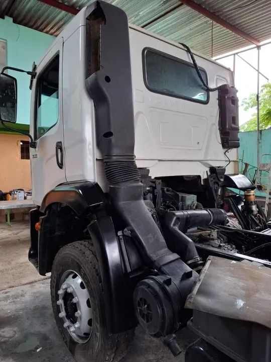 VOLKSWAGEN/ 31-330 TRAÇADO<br>CONSTELLATION. 6X4  DIESEL<br> - Foto 5