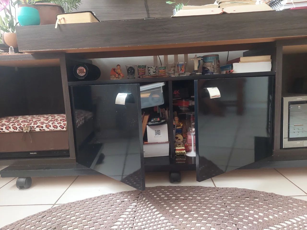Rack para TV com 2 portas e 2 nichos - Foto 3
