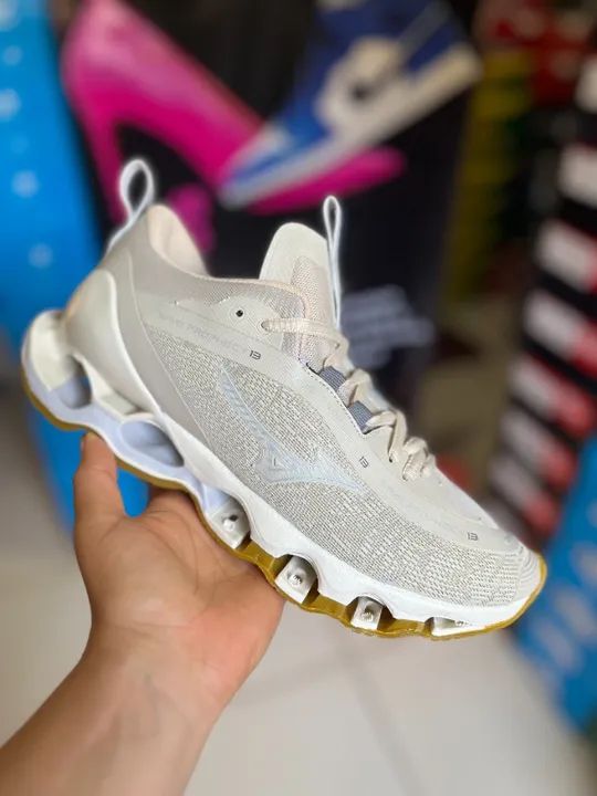 Tênis Mizuno Bege a pronta entrega