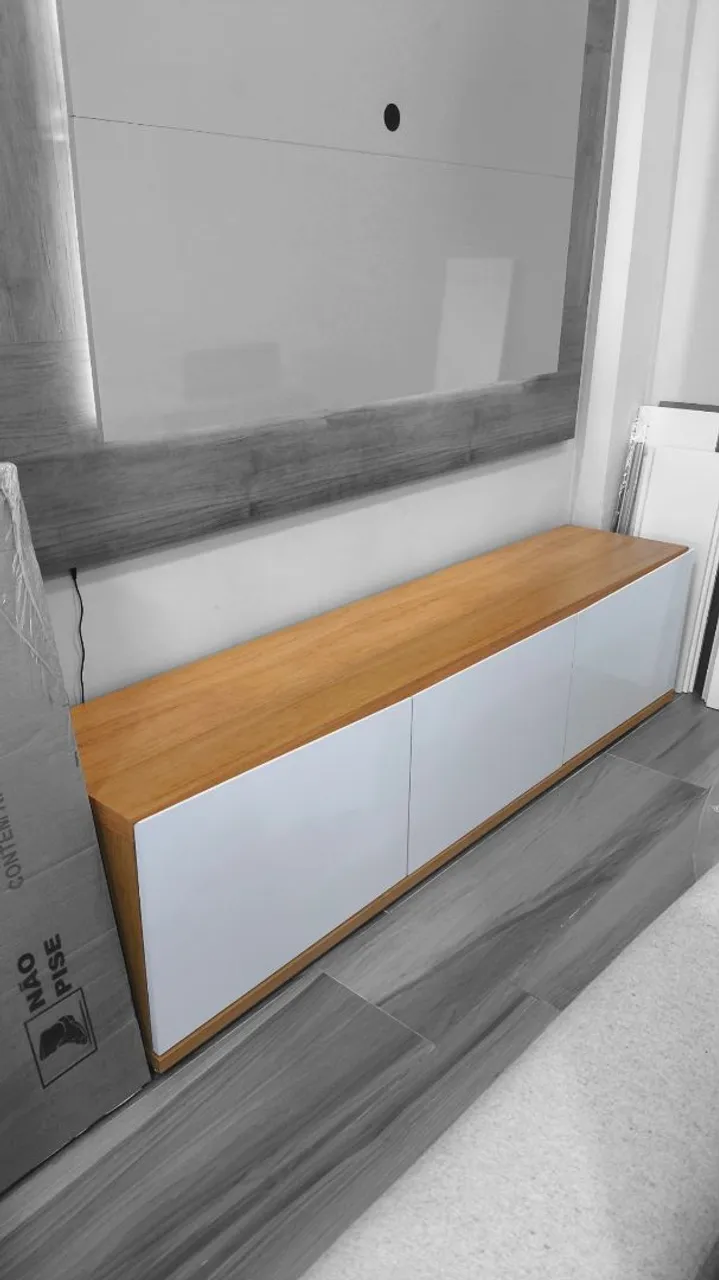 Móvel para TV com design moderno - em promoção!