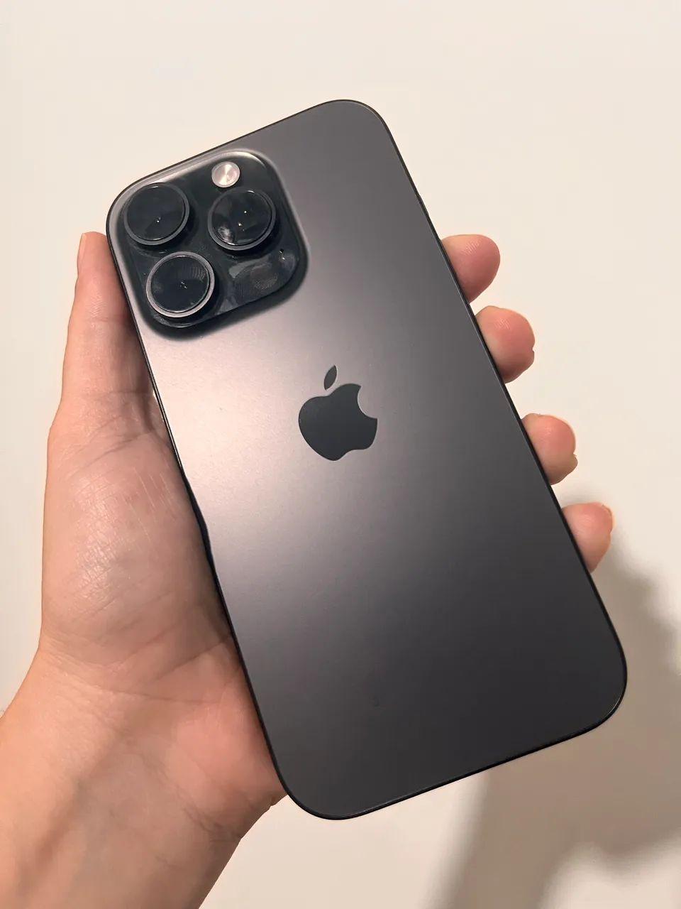 iPhone 16 Pro 128G um mês de uso na caixa! 