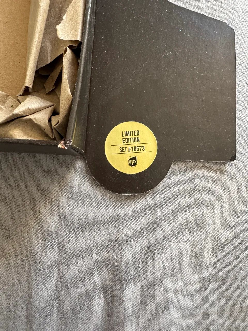 Taylor Swift box UPS reputation - Foto 2