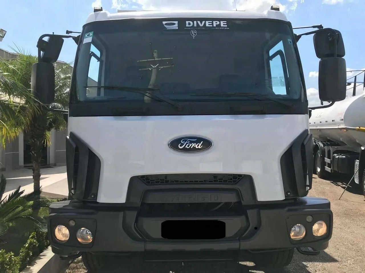 Ford Cargo 2629 6x4 Caçamba ano 2013