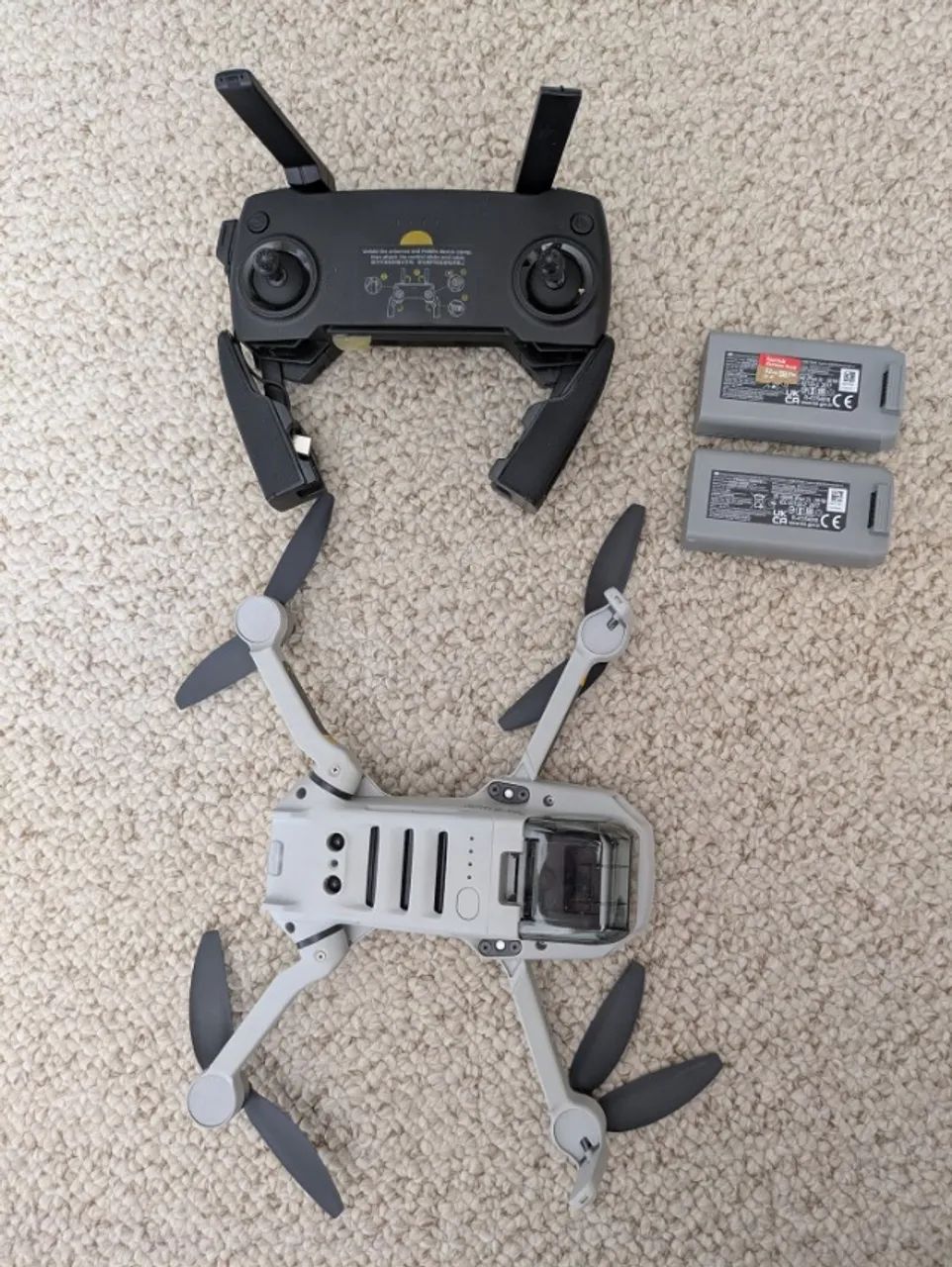 Drone DJI Mini SE + bateria + cartão MicroSD EXTREME PLUS 32GB - Foto 2