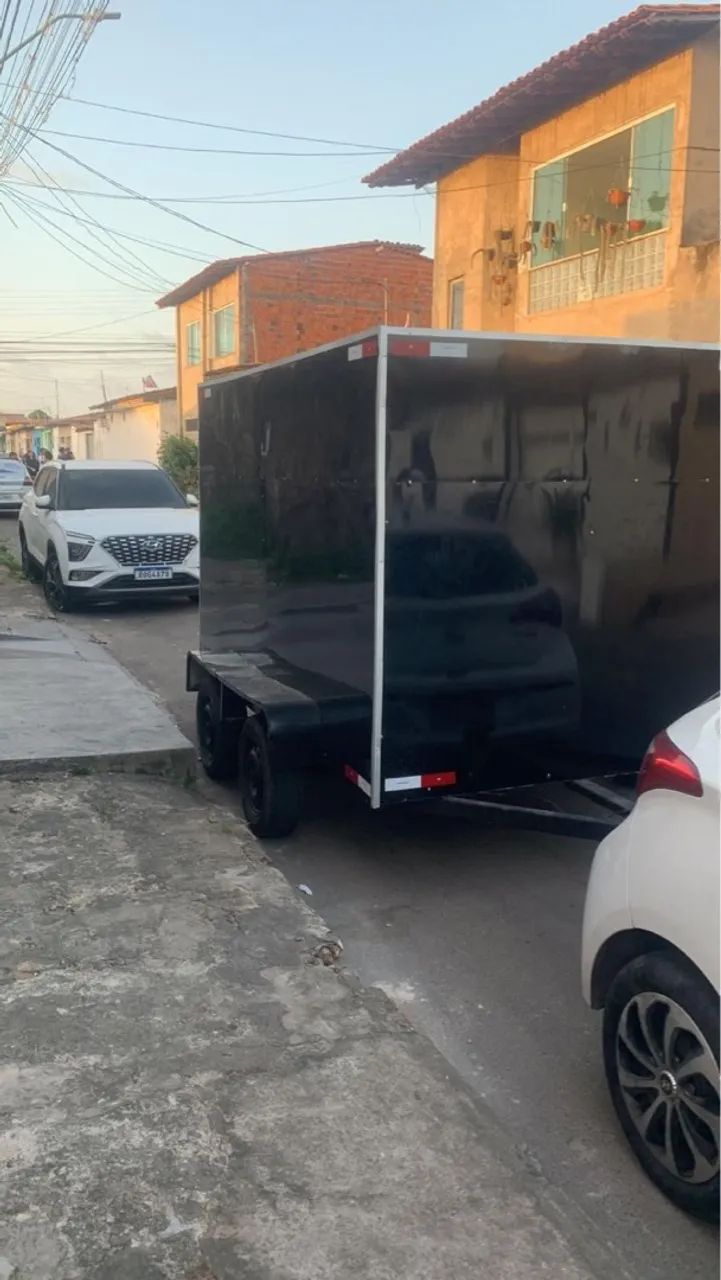 Carretinha Baú toda de Acm dois eixos 