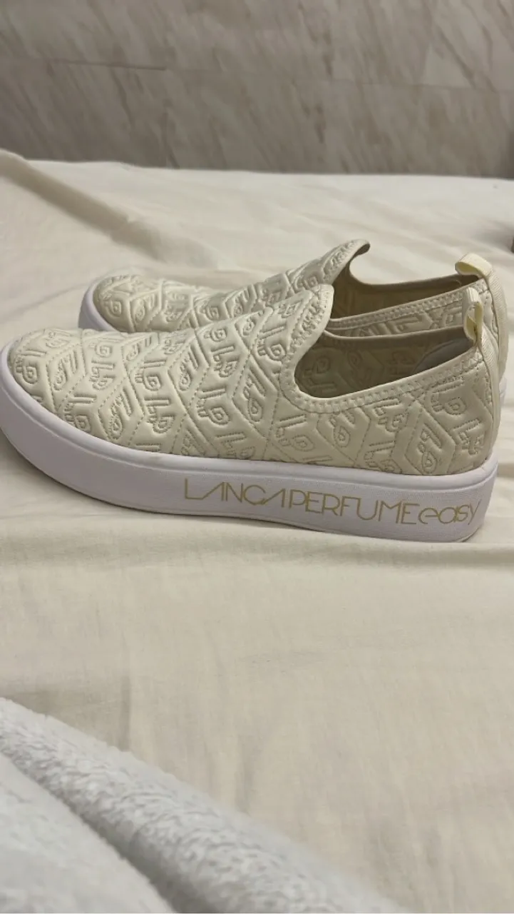 Tênis Slip On Bege Lancaster Perfume Easy