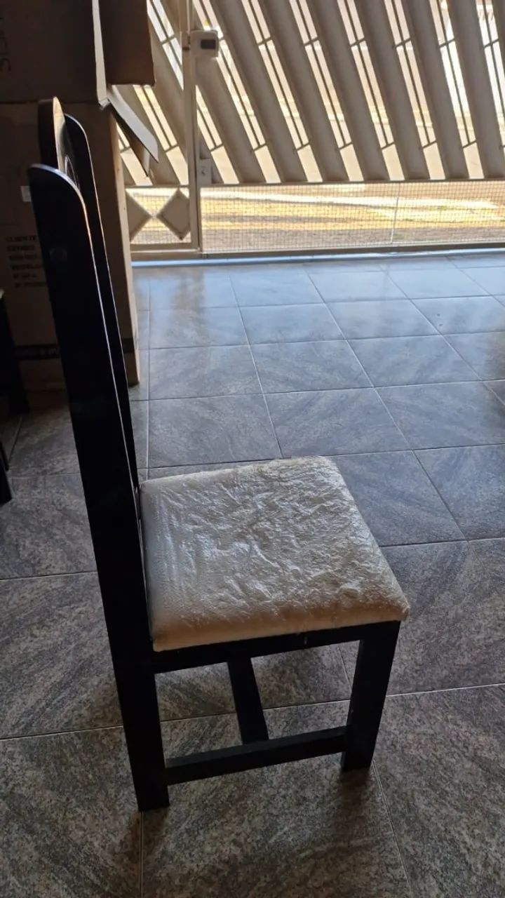Mesa e Conjunto de 6 cadeiras para mesa de jantar - Foto 2