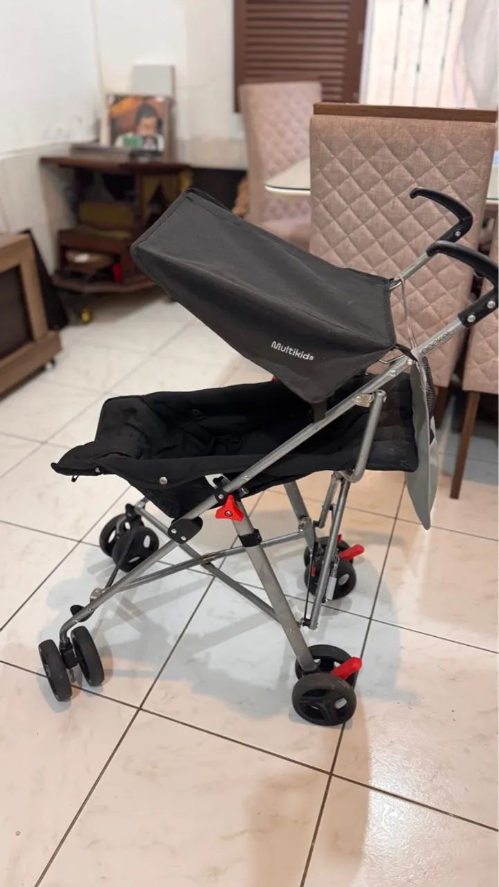 Carrinho guarda chuva de Bebê Compacto e Leve - Ótimo Estado - Foto 2