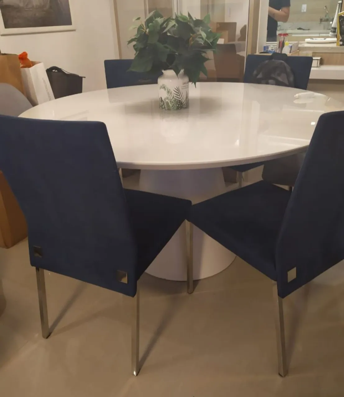 Conjunto Mesa + 6 cadeiras semi novas