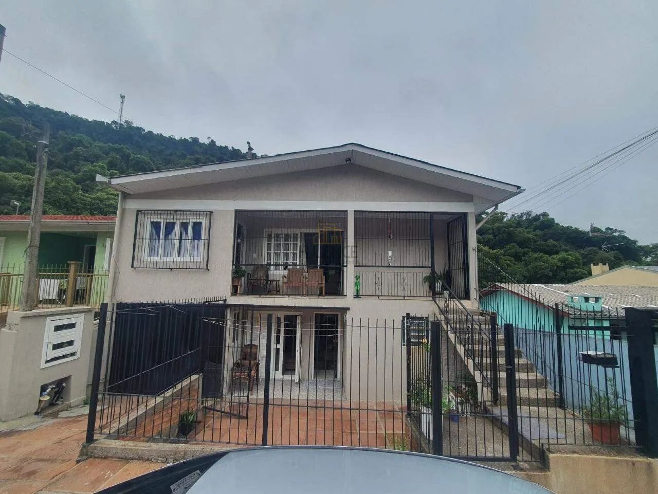 Excelente casa dois pisos, duas moradias NO FÁTIMA