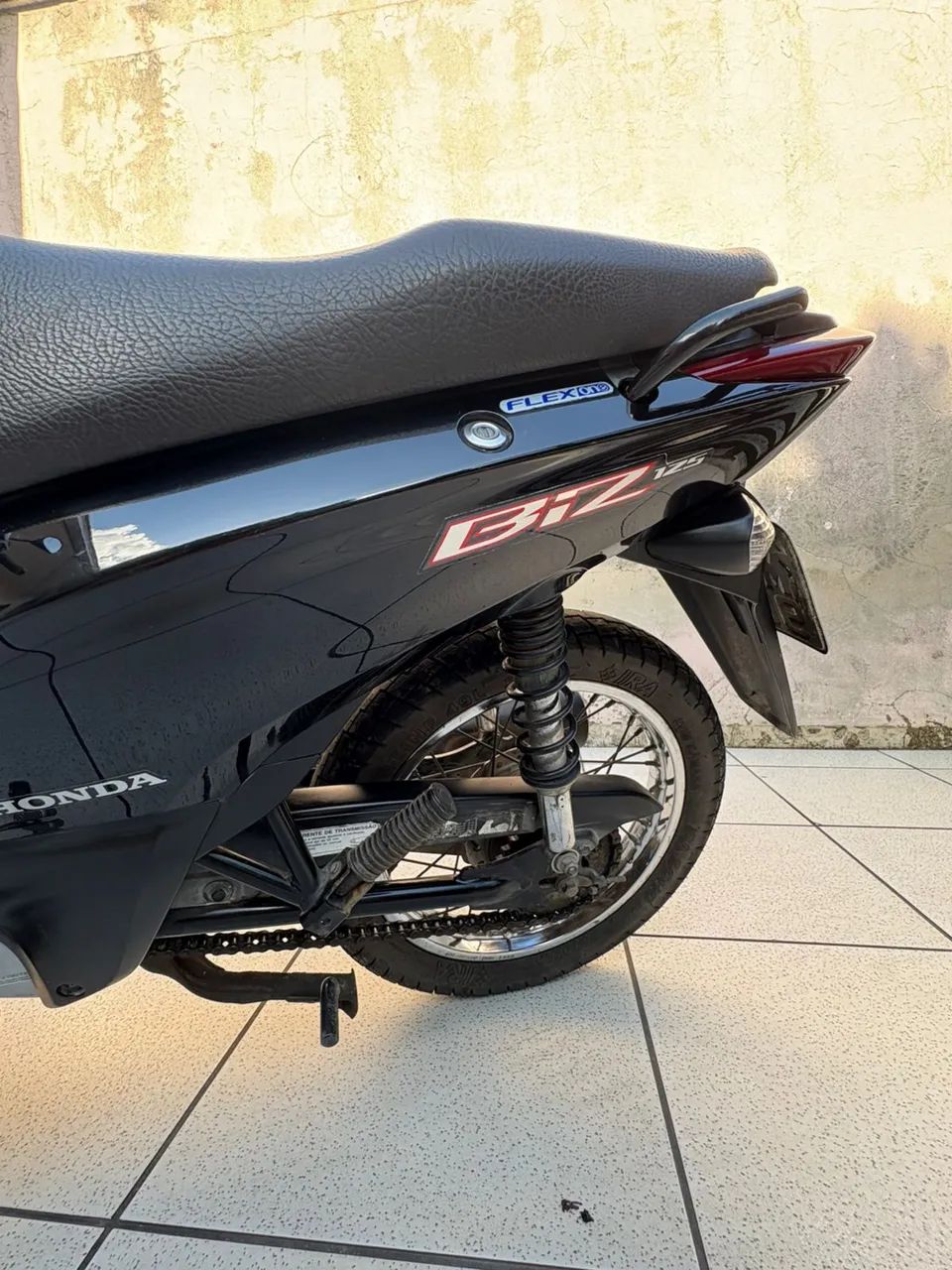 Honda Biz 125 ES - 2013/2014 - Preta - Excelente estado! - Foto 7