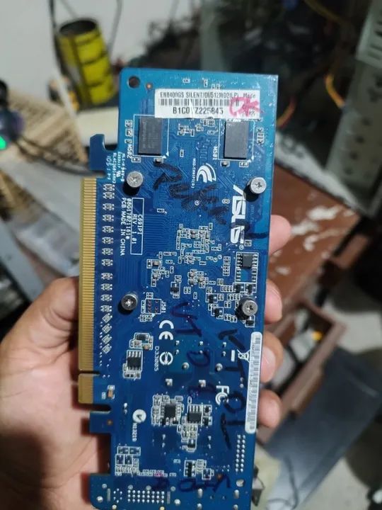 placa de video ASUS GeForce 8400GS Silent HDMI DDR3 64-bit Low Profile PCI-E 2.0 x16 - Foto 2