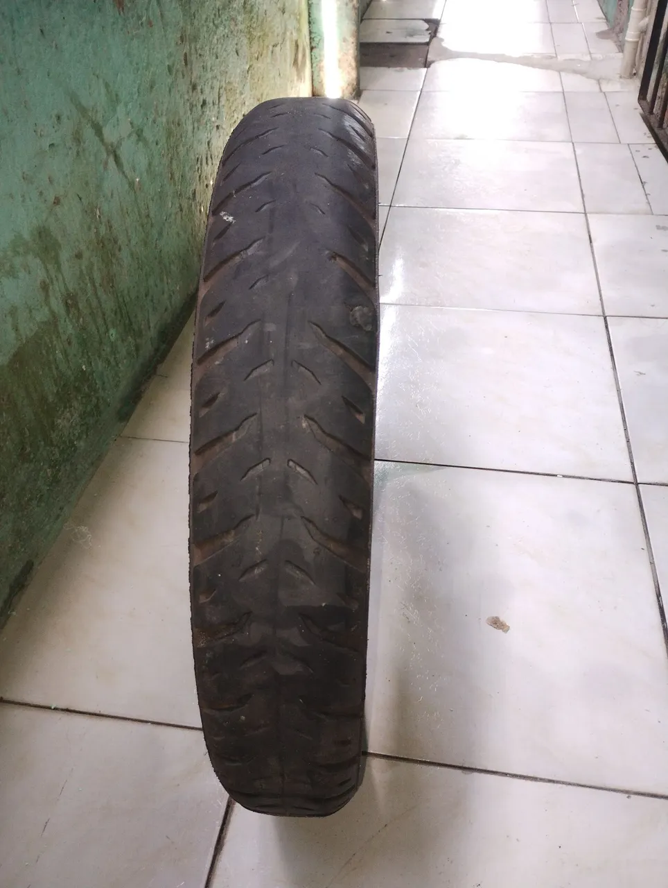 Pneu de Moto Usado aro 100/80-18