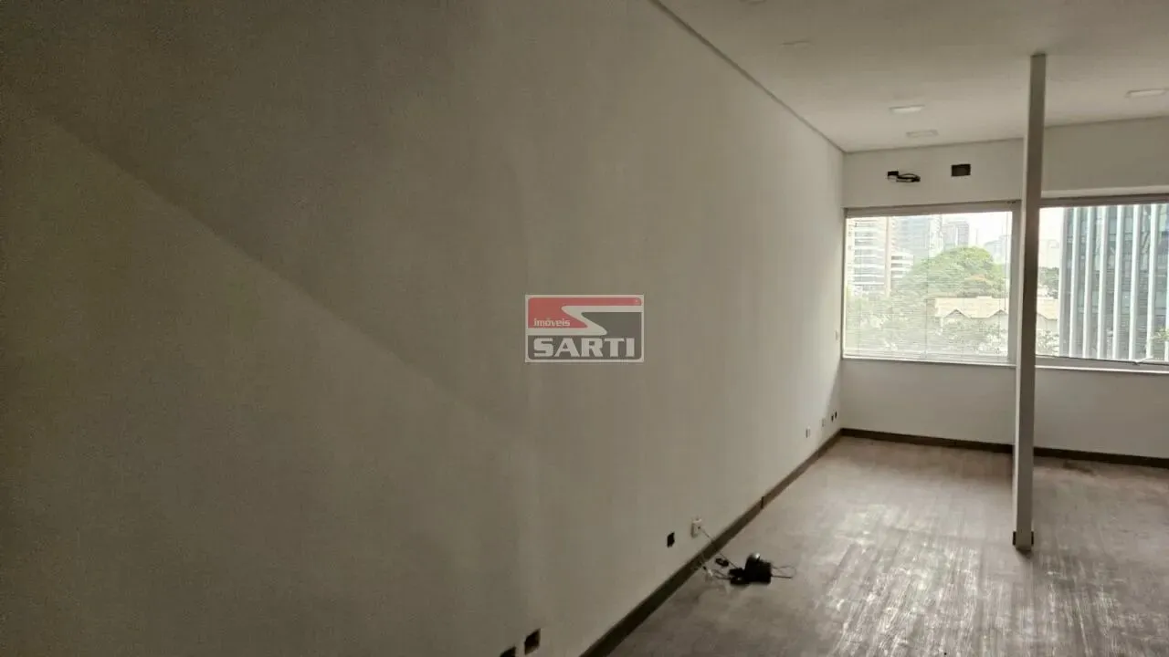 SALA COMERCIAL PARA VENDA OU LOCAÇÃO, NA AV. FARIA LIMA , PRONTA PARA USO GRENDE OFERTA ,