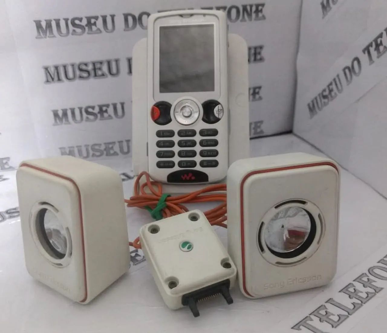 SONY ERICSSON w810 celular antigo RELIQUIA único walkman  - Foto 2