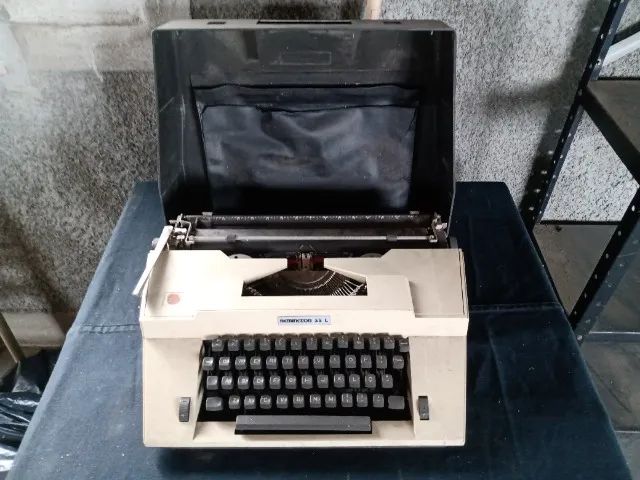 Máquina de Escrever 