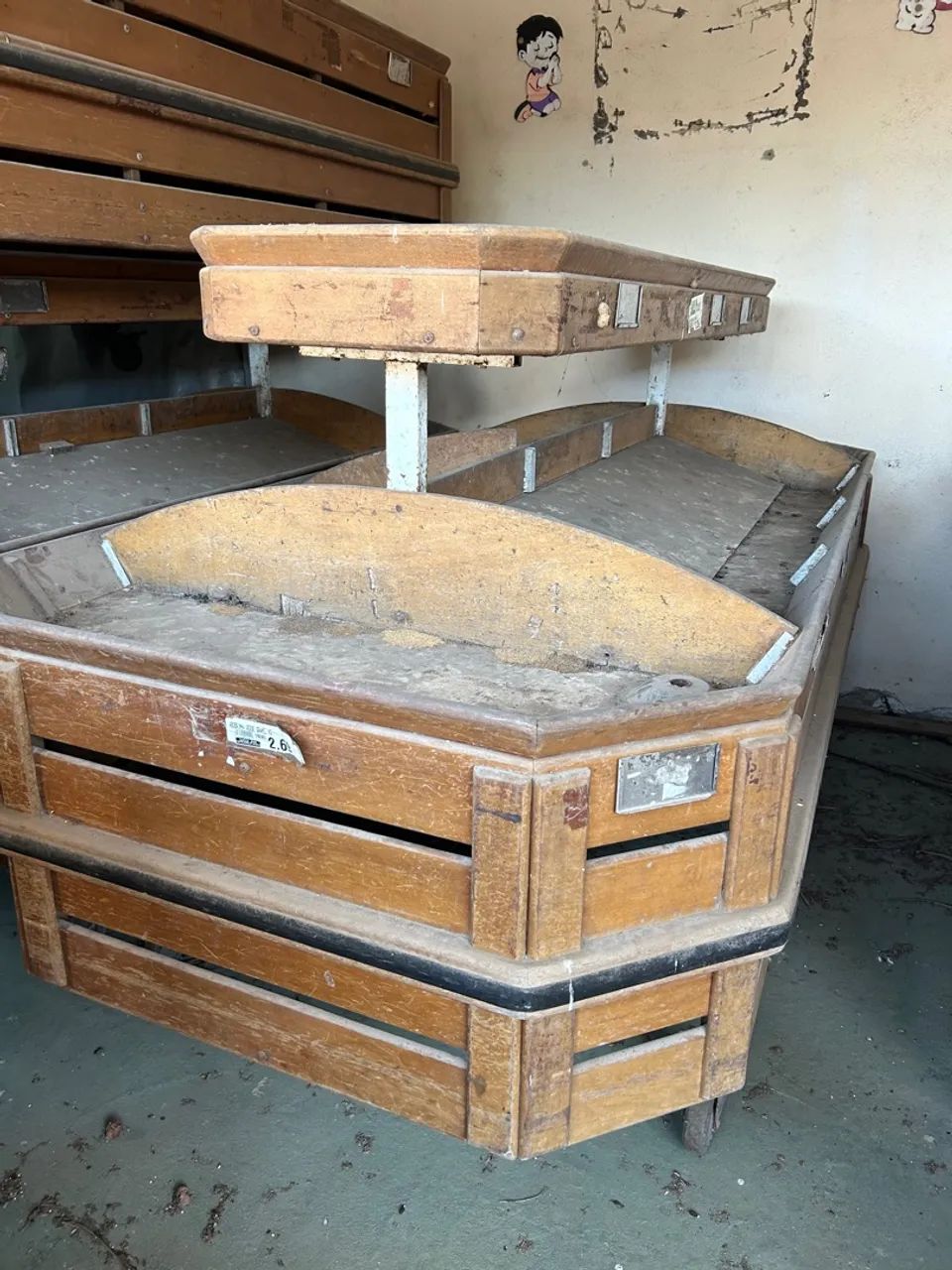 Expositor de Hortifrui em madeira Usado