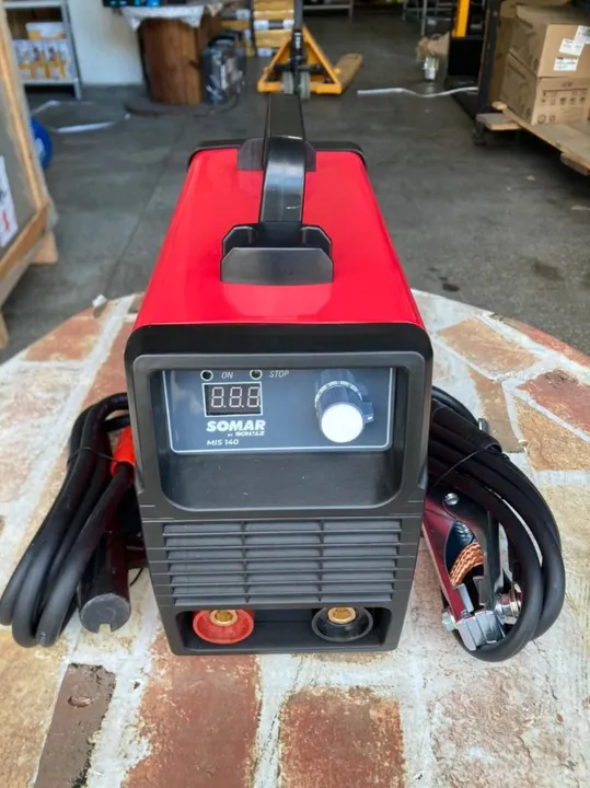 Máquina de Solda Profissional Inversora 140A Bivolt manual Somar