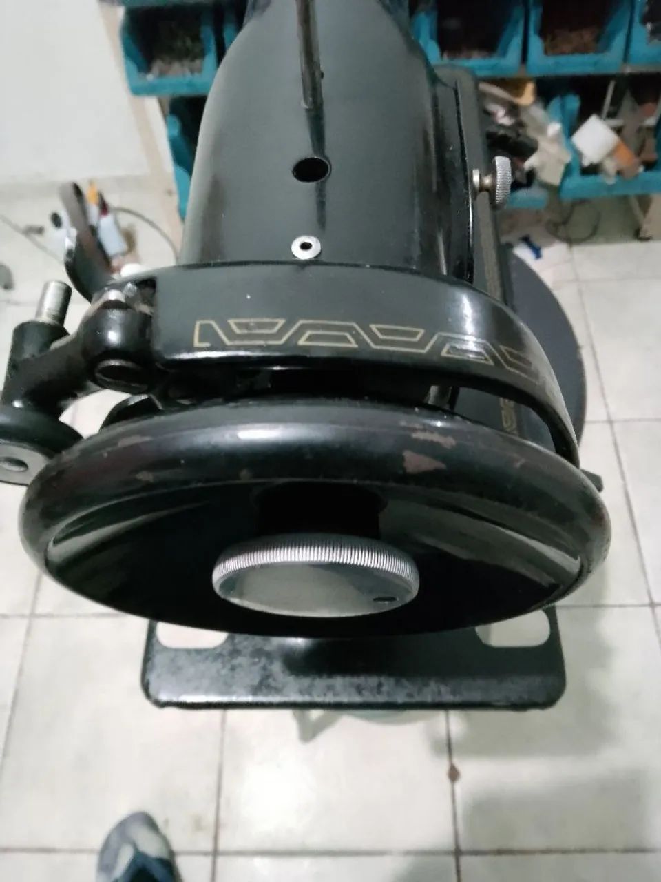 Máquina de costura Singer Antiga - Foto 4
