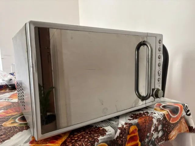 Microondas 25 litros (com defeito, mas em funcionamento)