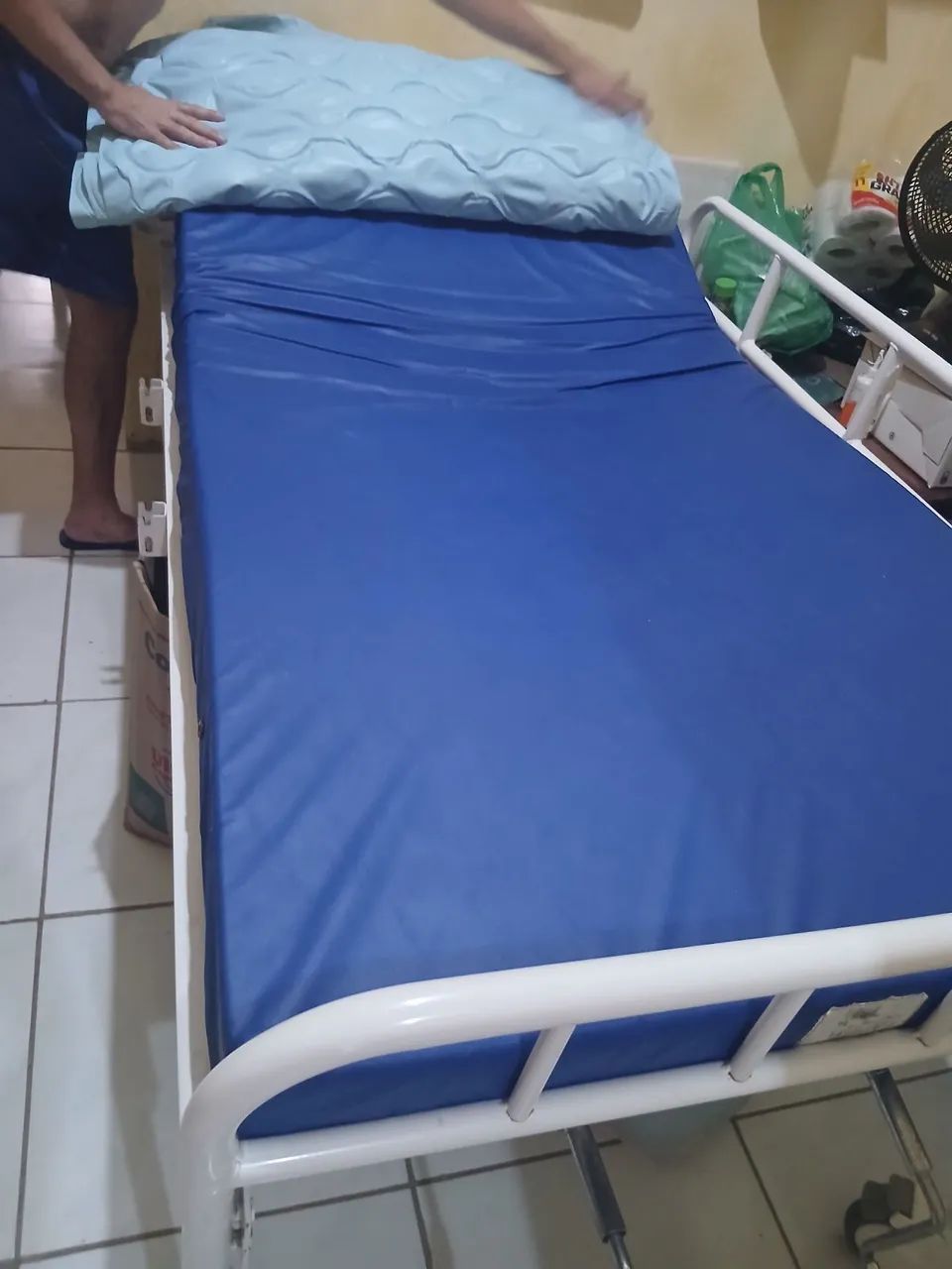Cama hospitalar completa e aspirador - Foto 4