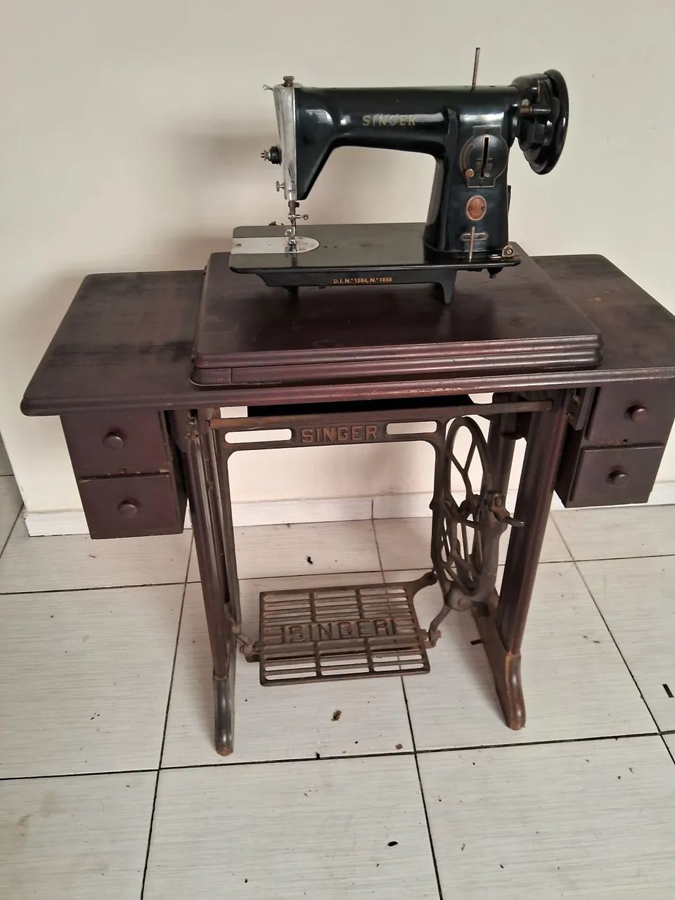 Máquina de Costura Singer Antiga64840800441857120