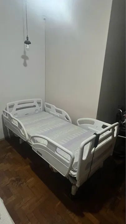 CAMA HOSPITALAR MOTORIZADA LUXO QUATRO GRADES PEAD - Foto 2